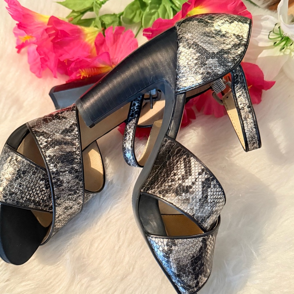 Levity Black and Gray Snakeskin Heels - Picture 8 of 16